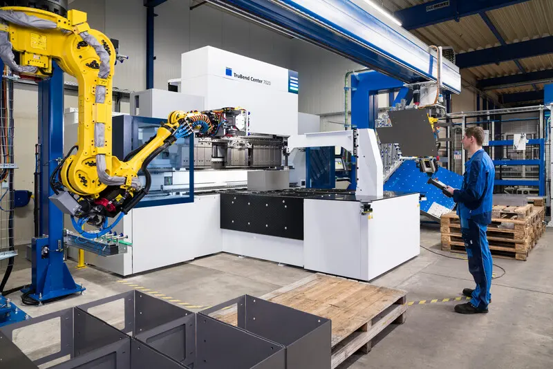 A TRUMPF bending machine at work at KUIPERS Technologies. Image source: TRUMPF